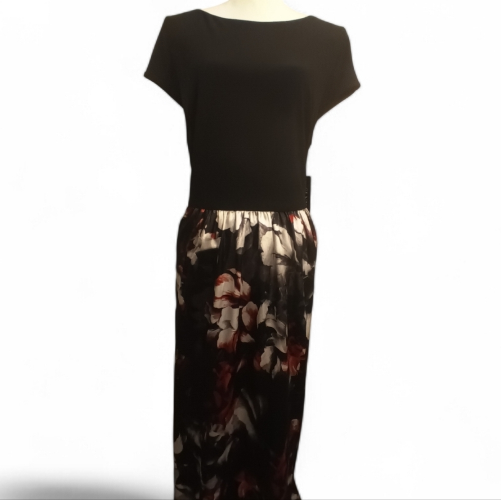 SLNY Black contrast Cap Sleeve top With Floral Print Maxi evening dress. 18W - Picture 6 of 10